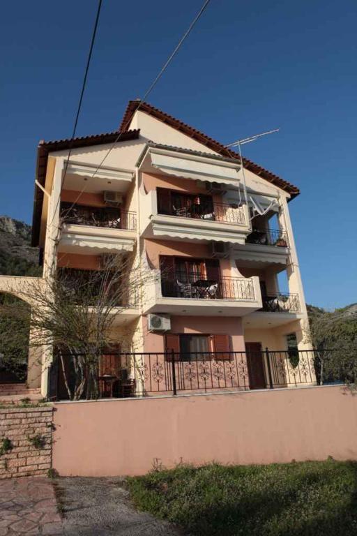 Almini Apartments Plataria Luaran gambar