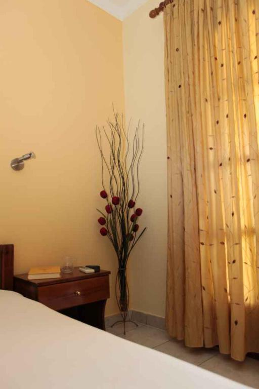 Almini Apartments Plataria Bilik gambar