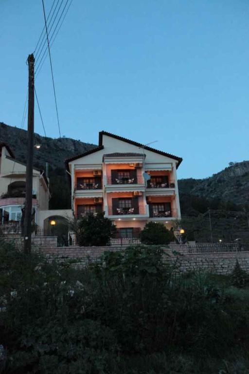 Almini Apartments Plataria Luaran gambar