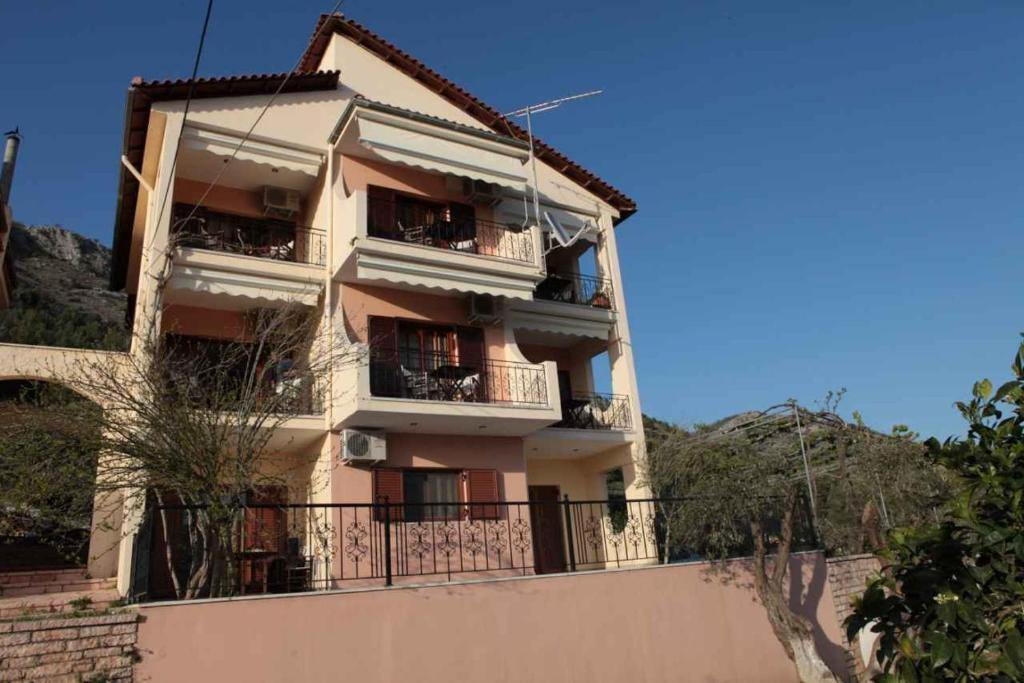 Almini Apartments Plataria Luaran gambar