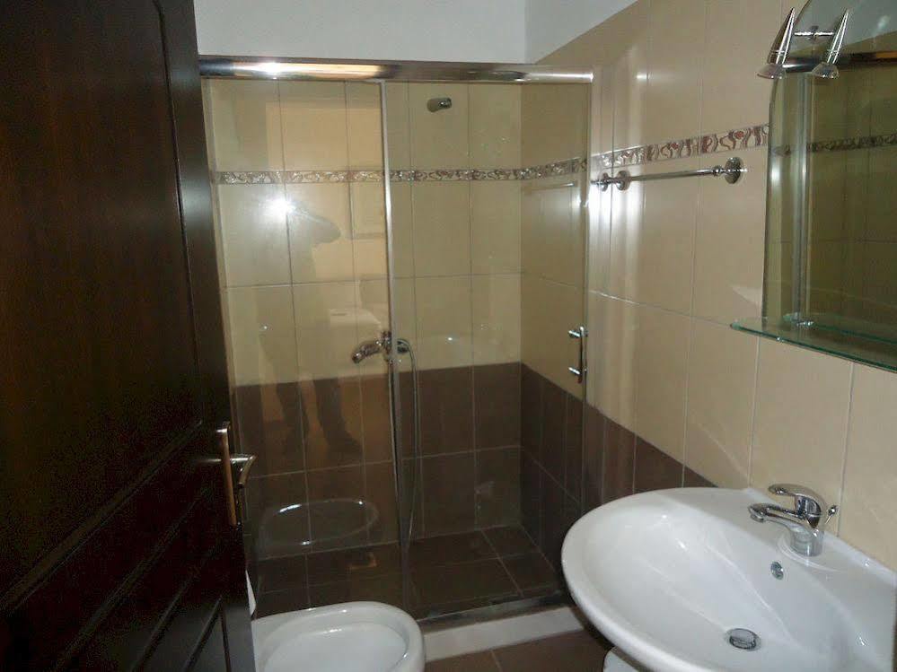 Almini Apartments Plataria Luaran gambar