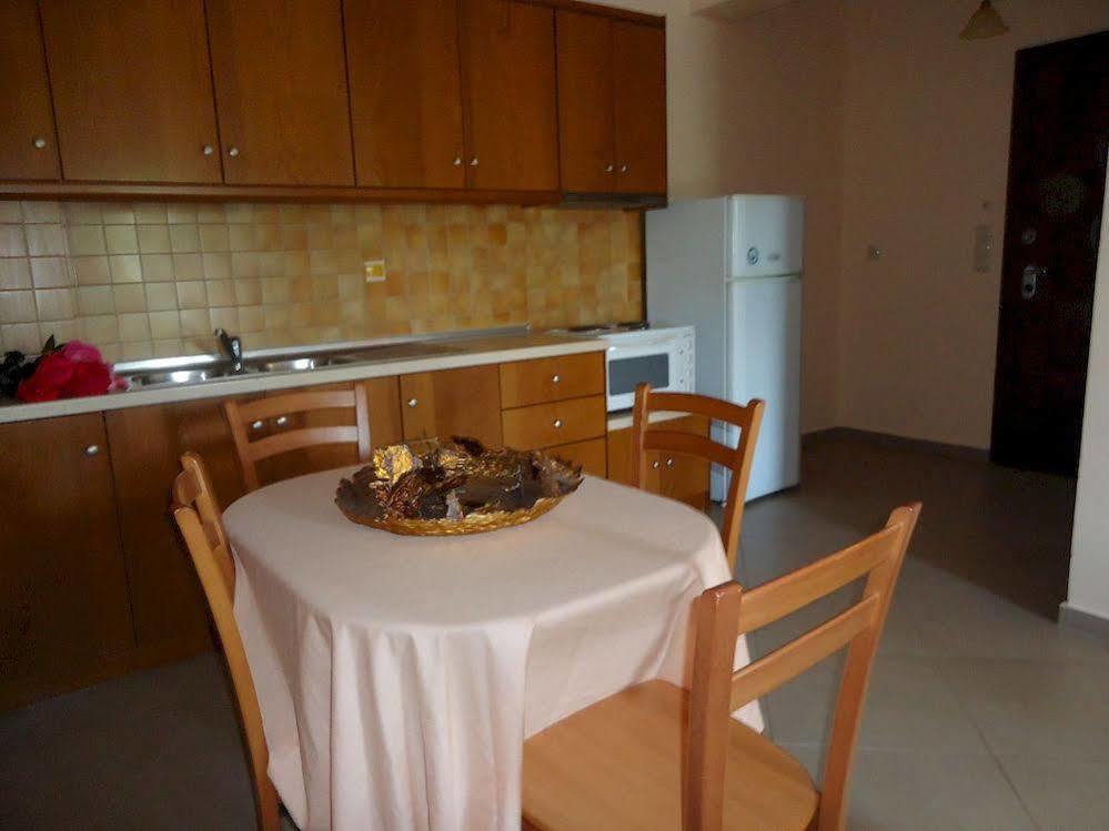 Almini Apartments Plataria Luaran gambar