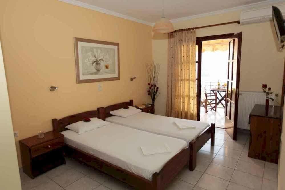 Almini Apartments Plataria Luaran gambar